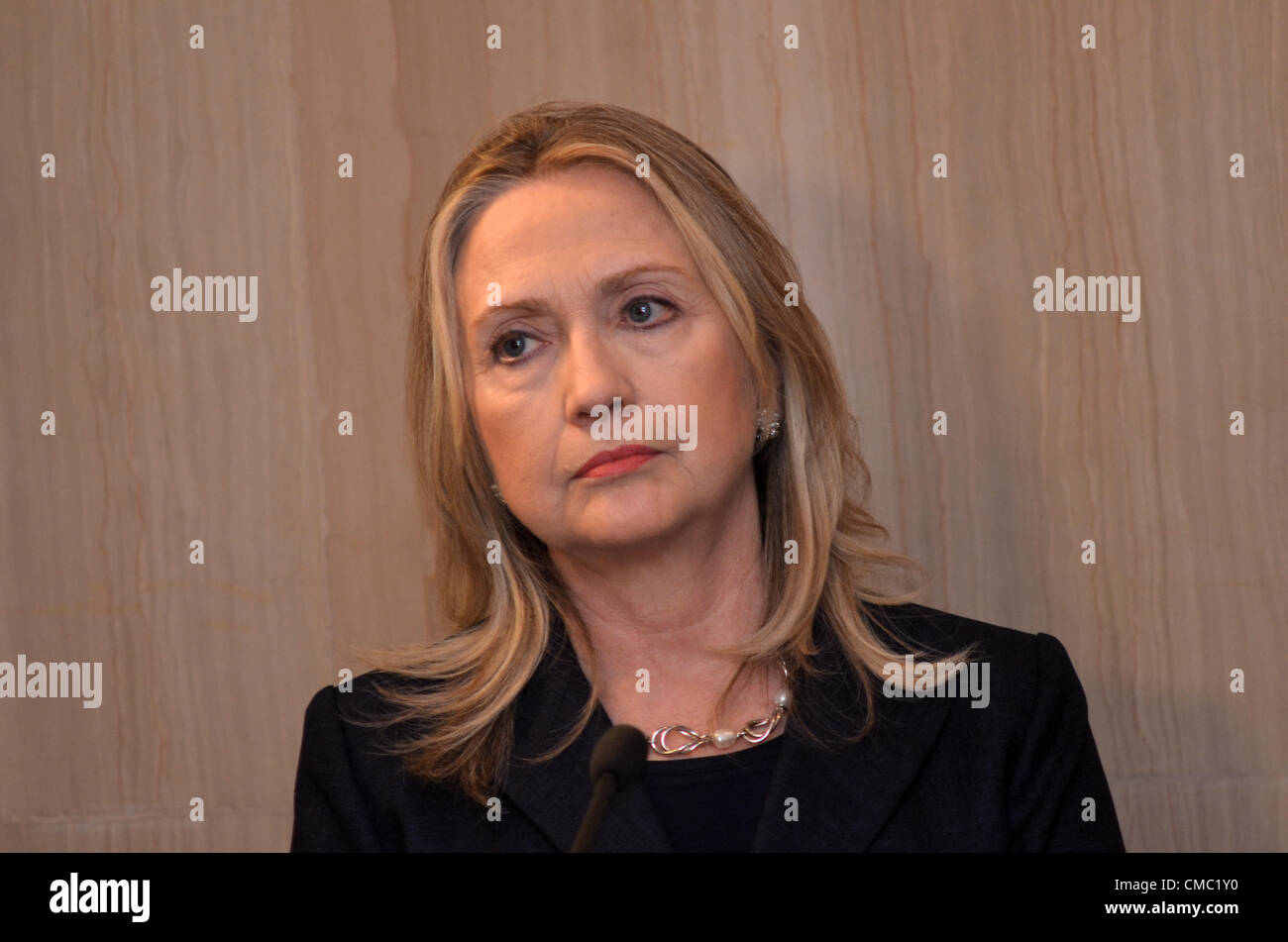 La secrétaire d'Etat américaine Hillary Clinton lors d'entretiens avec le président égyptien Mohamed Morsi, et lors d'une conférence de presse. Banque D'Images