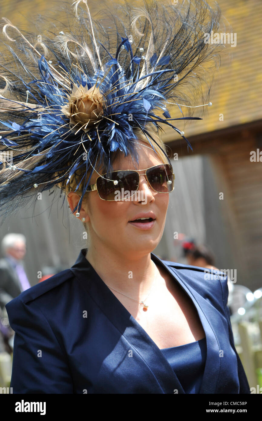 12.07.2012. Newmarket Racecourse, Newmarket, Suffolk, Angleterre. Mesdames journée à Newmarket comme les dames s'habillent en leur mieux au soleil. Banque D'Images