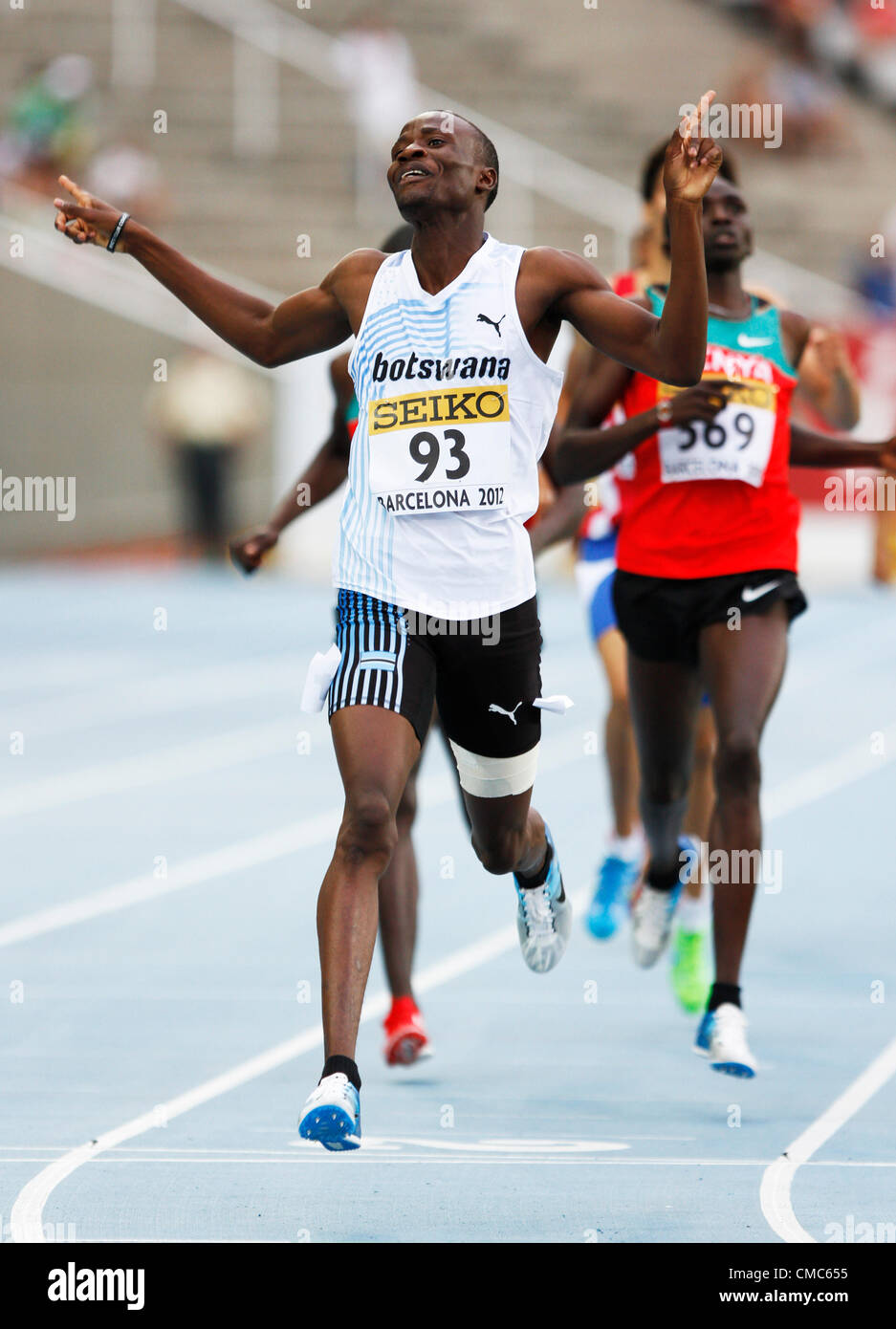 15.07.2012 Barcelone, Espagne. 800 Mètres hommes Dernière Nijel AMOS du Botswana obtient la médaille d'or lors de la sixième journée des Championnats du monde junior de l'IAAF de la Stade olympique de Montjuic à Barcelone. Banque D'Images