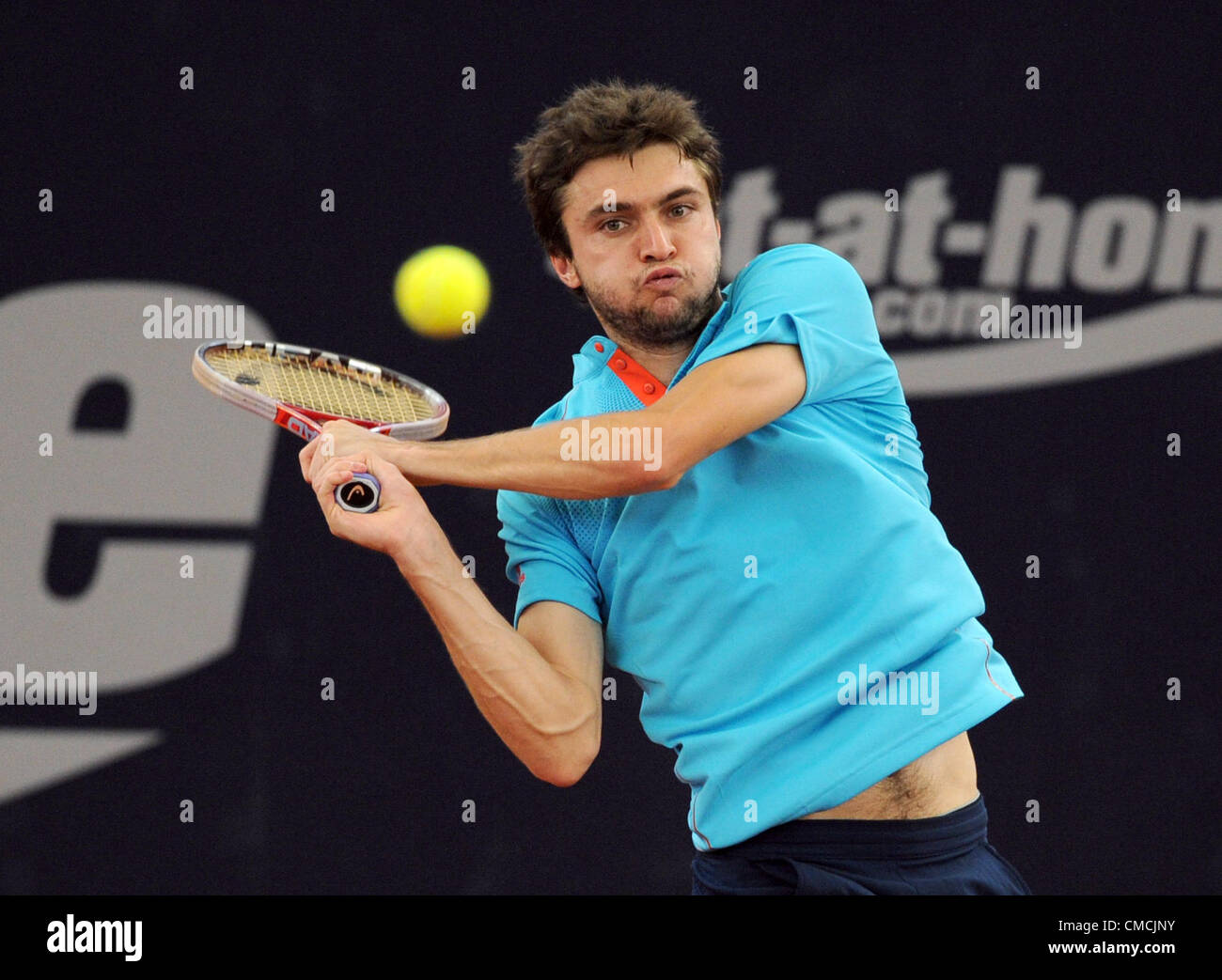 18.07.2012. Hambourg, Allemagne. La France Gilles Simon joue contre l'Allemagne à l'ATPWorld Haas 500 Tour tournament à Rothenbaum à Hambourg, Allemagne, 18 juillet 2012. Banque D'Images