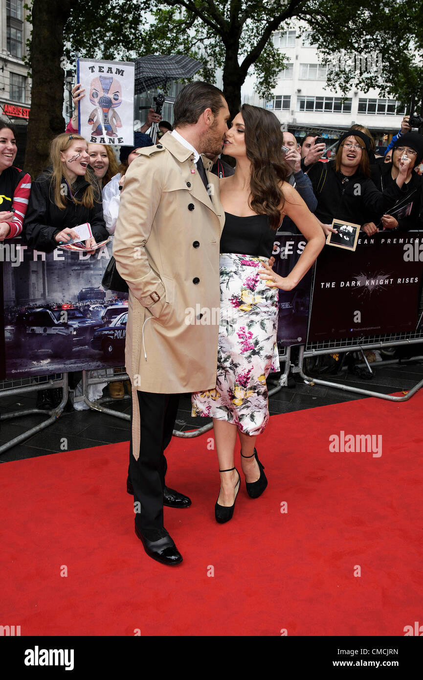Acteur Tom Hardy assiste à la première européenne de The Dark Knight Rises sur 18/07/2012 à Leicester Square, Londres. Les personnes sur la photo : Tom Hardy et Charlotte Riley. Banque D'Images