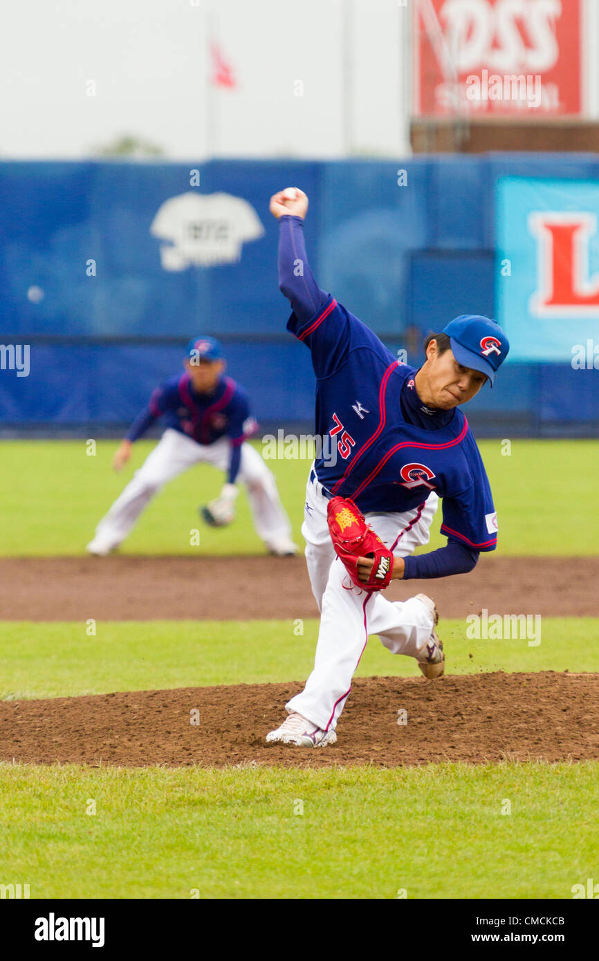 HAARLEM, Pays-Bas, 18/07/2012. Pitcher Chun Lin Kuo du Taipei chinois à l'équipe de baseball 2012 Semaine de Haarlem. Banque D'Images