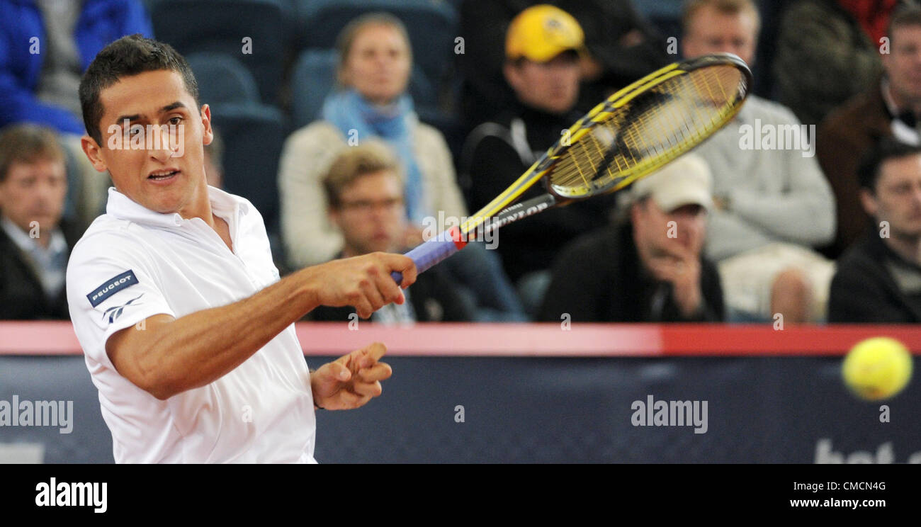 19.07.2012. Hambourg, Allemagne. Joueur de tennis espagnol Nicolas Almagro frappe la balle au cours d'un match contre l'Dawydenko à partir de la Russie à l'ATPWorld 500 Tour tournament à Rothenbaum à Hambourg, Allemagne, 19 juillet 2012. Banque D'Images