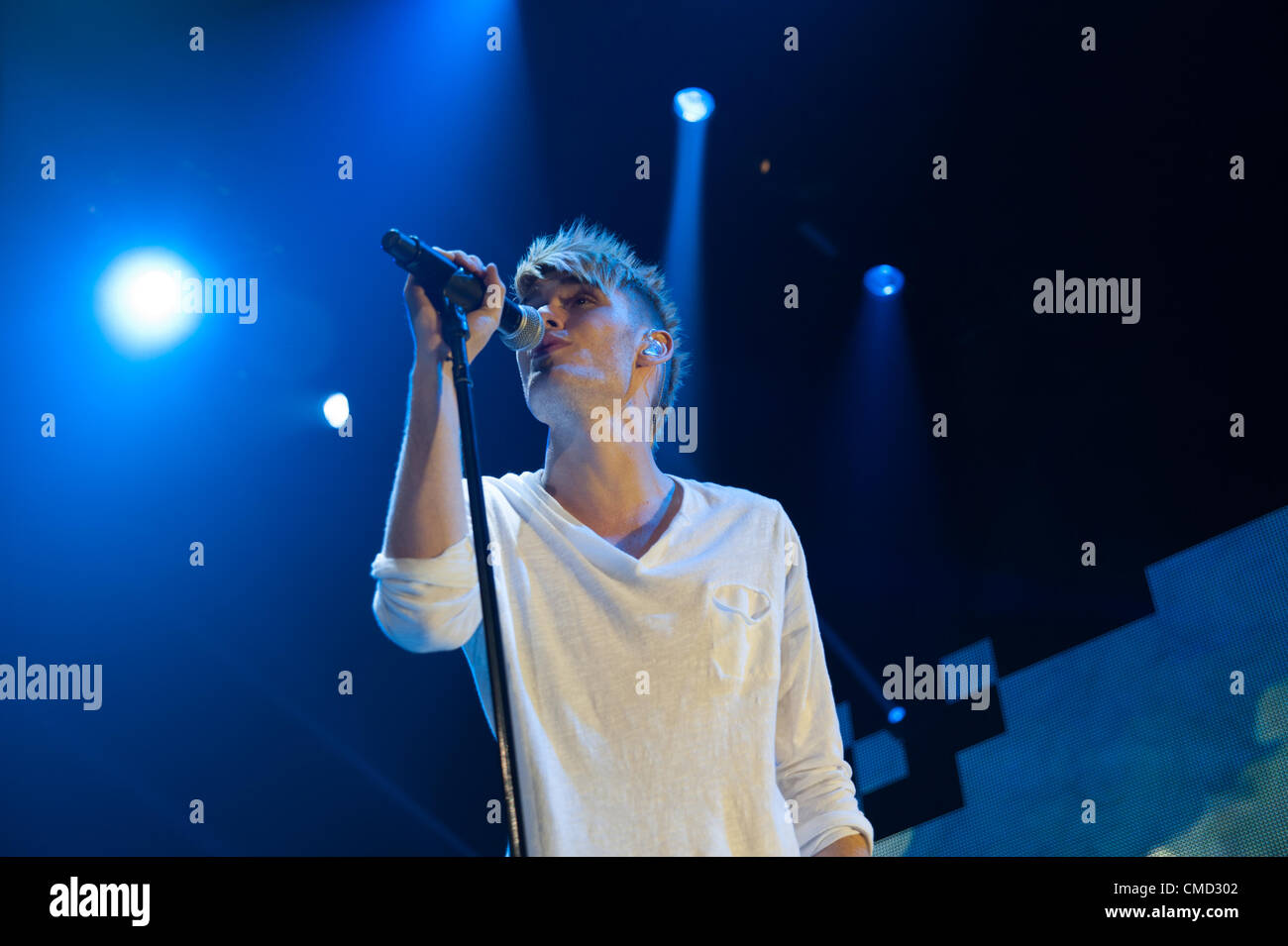 Sacramento, CA - 21 juillet : Colton Dixon, de l'idole américain joue dans American Idol Live Tour 2012 à Power Balance Pavilion à Sacramento en Californie le 20 juillet 2012 Banque D'Images