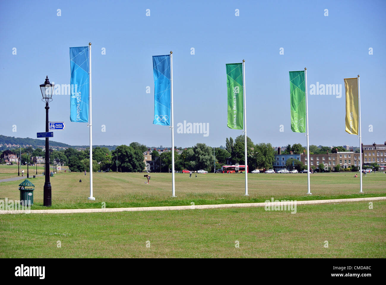 Blackheath, Londres, Royaume-Uni. 23 juillet 2012. En préparation des Jeux Olympiques Jeux Olympiques 2012 Blackheath - drapeaux. Blackheath sera le site d'un grand écran. Banque D'Images