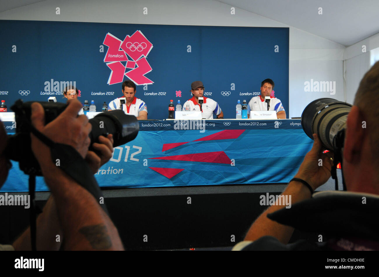 Conférence de presse de la voile olympique, terminal de ferries de Weymouth, Dorset, Angleterre, Royaume-Uni, Alison Young, Ben Anslie, Iain Percy et Andrew Simpson, 24/07/2012 Photo par : DORSET MEDIA SERVICE Banque D'Images