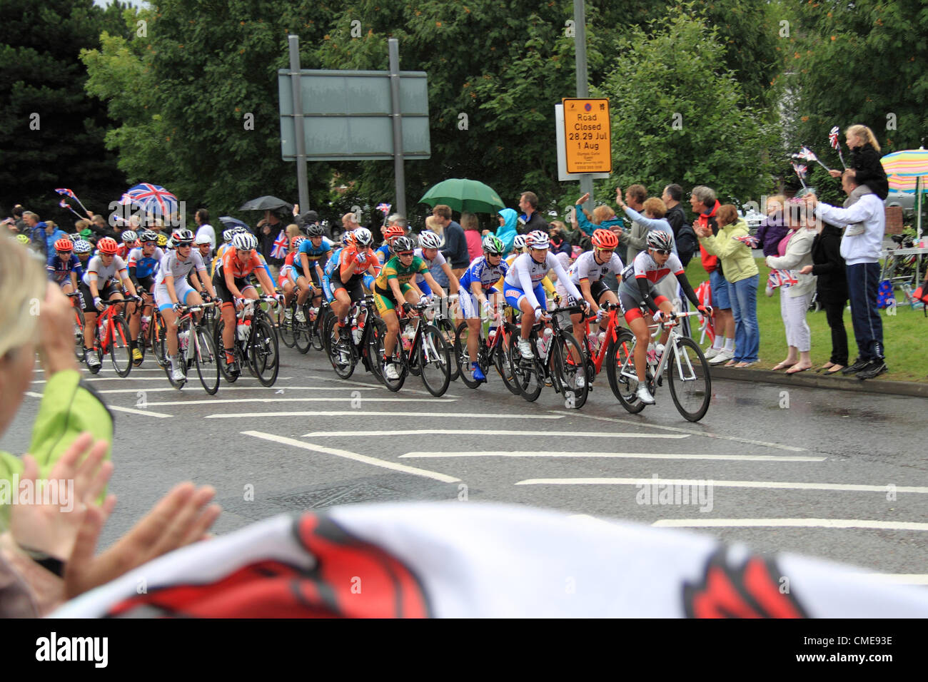 Londres 2012 olympique féminine Course sur route. Dimanche 29/07/2012. Hurst Road, East Molesey, Surrey, Angleterre, Royaume-Uni, UK. L'avant du peloton. Banque D'Images