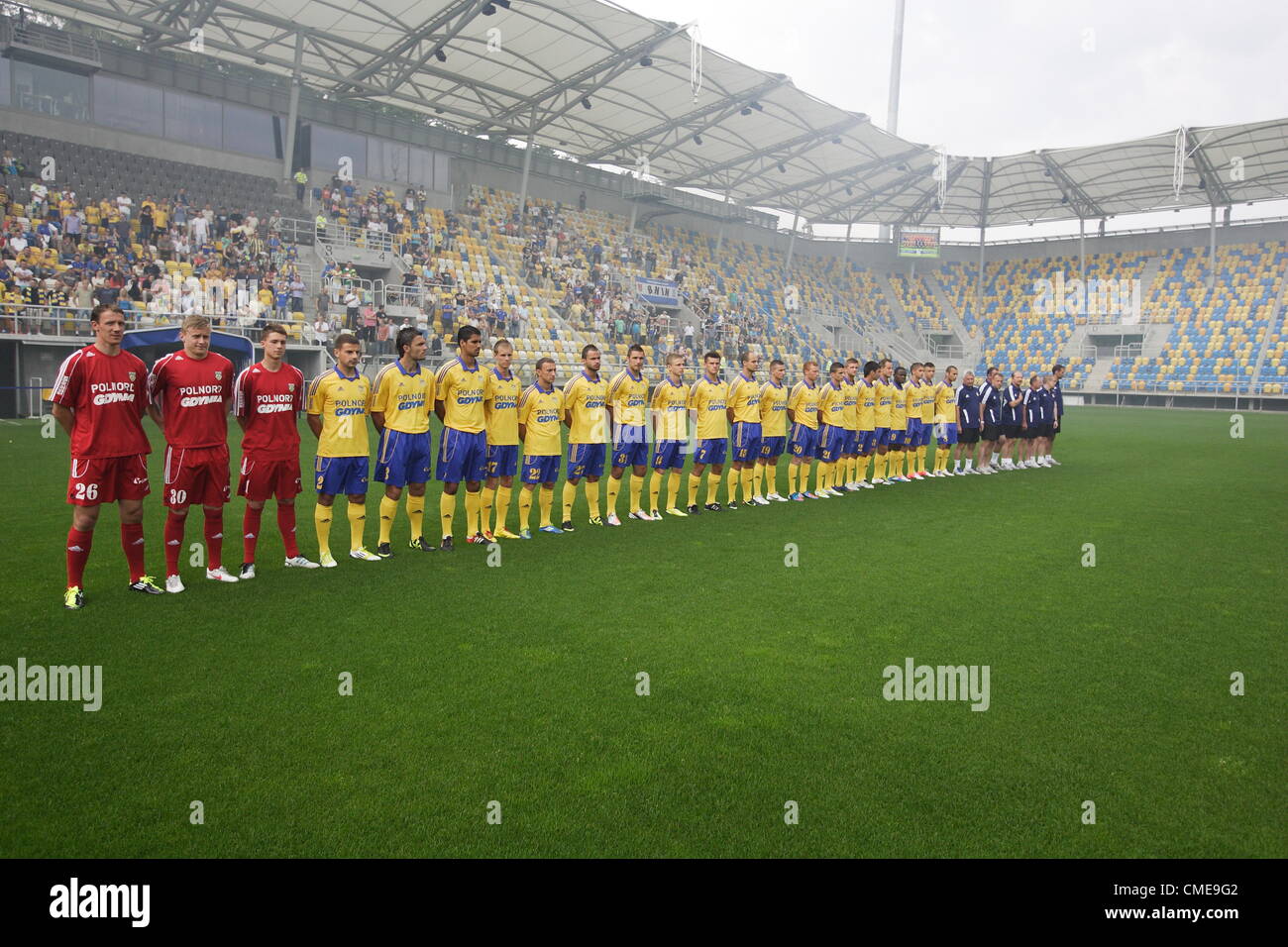 Gdynia, Pologne Dimanche 29 mai, juillet 2012 joueurs pendant que Arka Gdynia 1ère ligue polonaise Présentation de l'équipe de football. Arka Gdynia présentation avant la 1ère ligue inauguartion sur le stade de la Ville de Gdynia. Banque D'Images