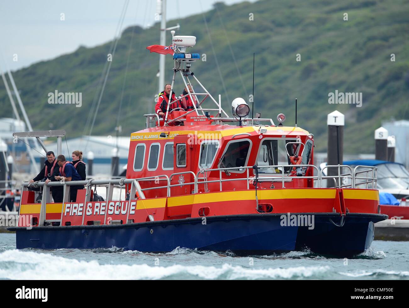 1er août 2012. Jeux Olympiques 2012 : Incendie et sauvetage bateau pendant les Jeux Olympiques de 2012 à Londres au lieu de Weymouth et Portland, Dorset, Angleterre, Royaume-Uni. Le bateau de sauvetage et d'incendie d'Août 01st, 2012 Photo par : DORSET MEDIA SERVICE Banque D'Images