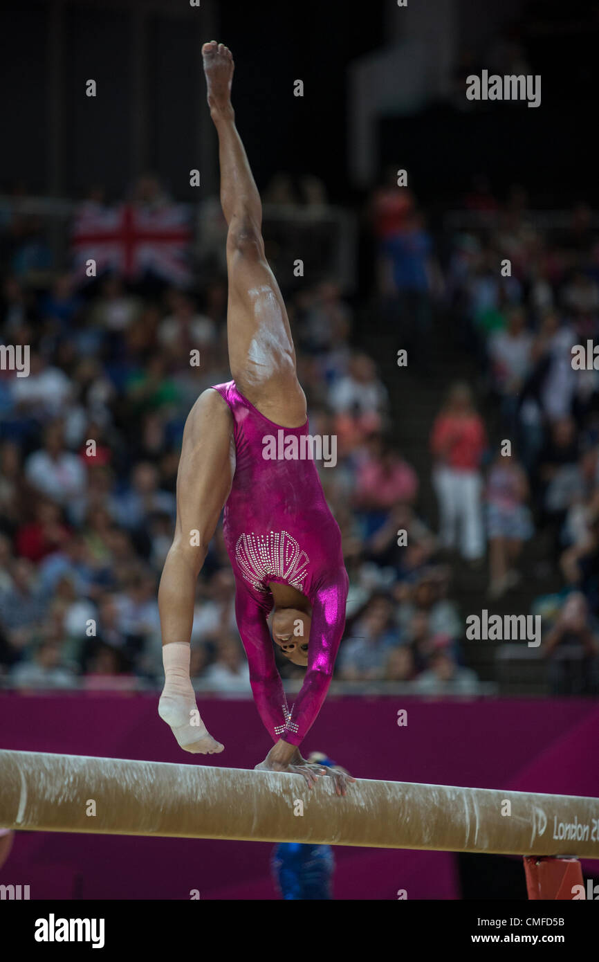 Gabrielle Douglas (USA) médaille d'or au concours général individuel des femmes au Jeux Olympiques d'été 2012, Londres, Angleterre. Banque D'Images