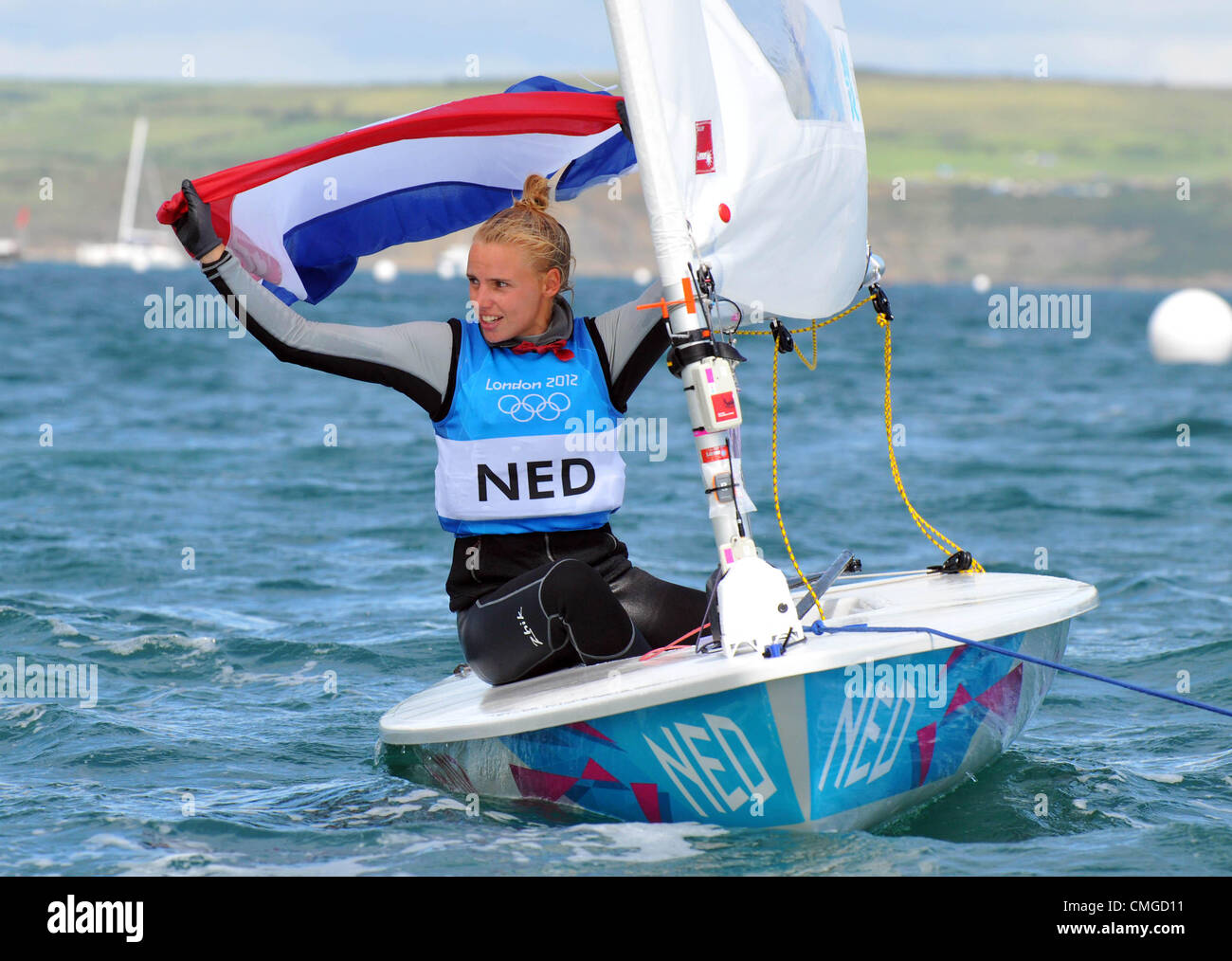 La voile olympique, action pendant les Jeux Olympiques de 2012 à Londres au lieu de Weymouth et Portland, Dorset, Angleterre, Royaume-Uni. Marit Bouwmeester des Pays-Bas souligne l'argent dans la classe Laser Radial août 6th, 2012 Banque D'Images