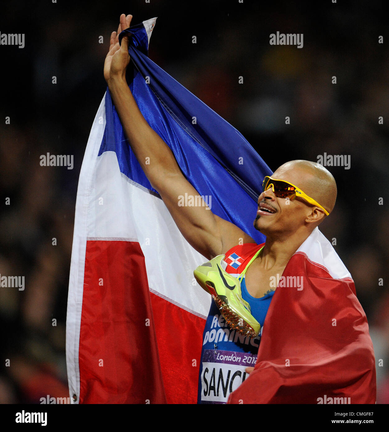 La République dominicaine, Felix Sanchez célèbre après avoir remporté le 400 mètres hommes-obstacles à la finale de l'athlétisme dans le stade olympique au Jeux Olympiques d'été de 2012, à Londres, le lundi, 6 août 2012. (Photo/CTK Radek Petrasek) Banque D'Images