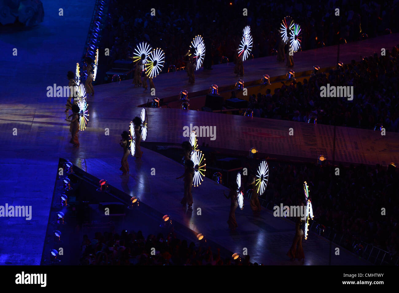 Londres, Angleterre - le 12 août, les Brésiliens, les hôtes à Rio de Janeiro en 2016, lors de la cérémonie de clôture des Jeux Olympiques de Londres en 2012 à l'Olympic Park Stadium, le 12 août 2012 à Londres, Angleterre Photo de Roger Sedres / Images Gallo Banque D'Images