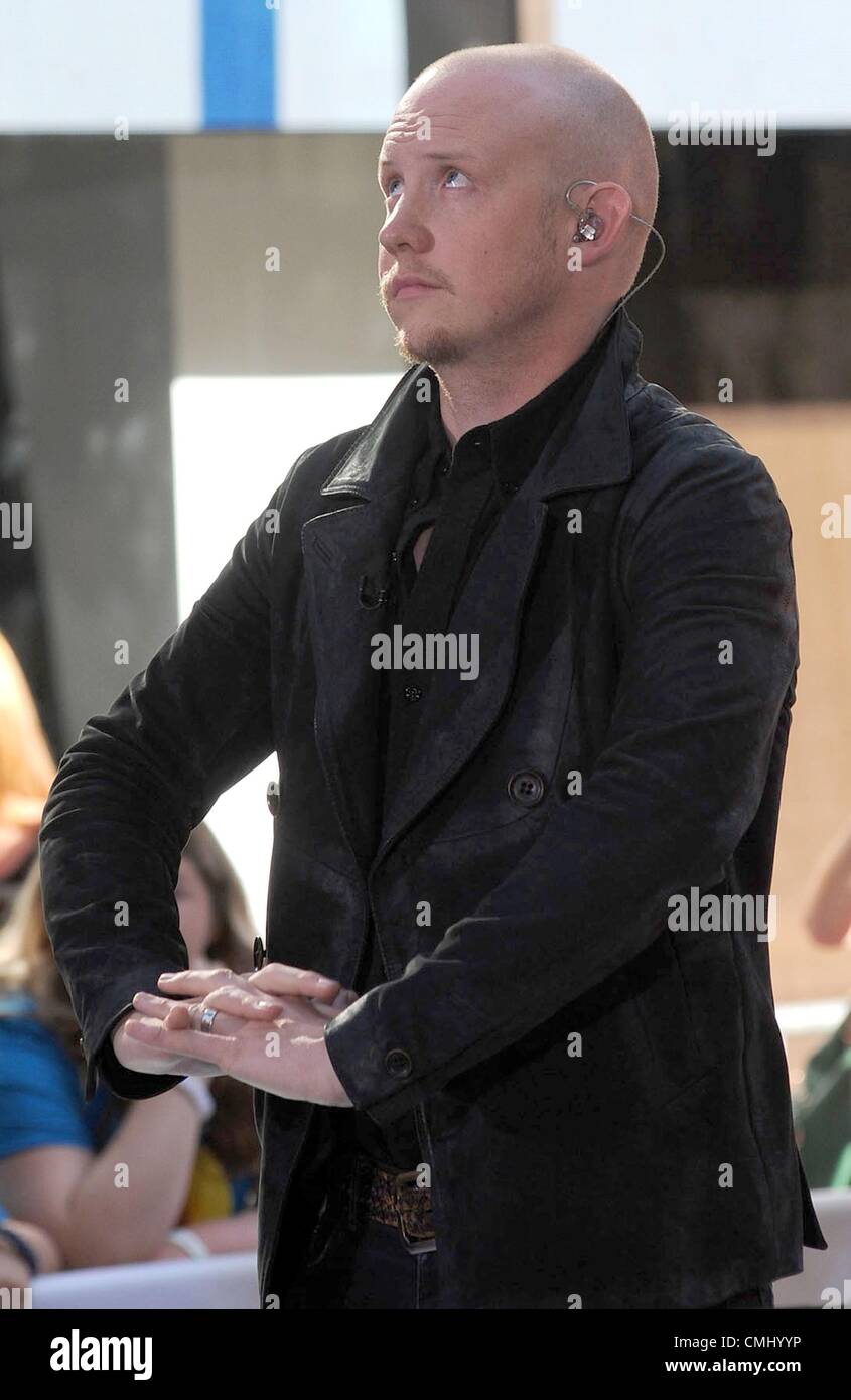 Isaac Slade sur scène pour NBC Today Show de concert avec la mêlée, Rockefeller Plaza, New York, NY, le 13 août 2012. Photo par : Kristin Callahan/Everett Collection Banque D'Images