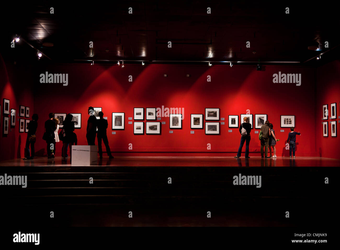 17 août 2012, Cracovie, Pologne - Alexandre Rodtchenko. Révolution dans la photographie dans le Musée National de Cracovie. Le prochain week-end est le week-end de clôture de l'exposition d'Alexandre Rodtchenko (1891-1956), un des plus influents artistes du 20ème siècle, une étoile de l'avant-garde russe et classique de la photographie moderne. Le Musée National de Cracovie, conjointement avec la Maison de la photographie de Moscou, musée prépare une importante présentation de l'œuvre de l'artiste à être montré en Pologne pour la première fois. Banque D'Images