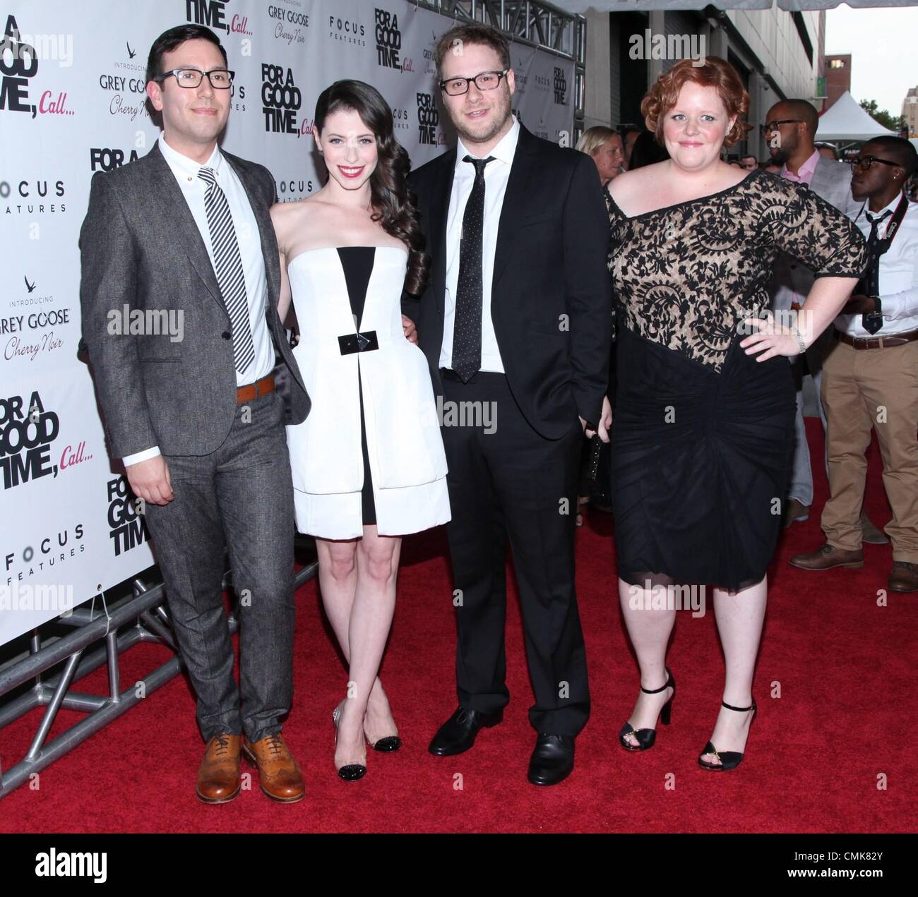 USA. Jamie Travis, Lauren Miller, Seth Rogen, Katie Anne Naylon aux arrivées pour POUR UN BON TEMPS, appel... Premiere, stade 14 Regal Union Square, New York, NY, le 21 août 2012. Photo par : Andres Otero/Everett Collection Banque D'Images