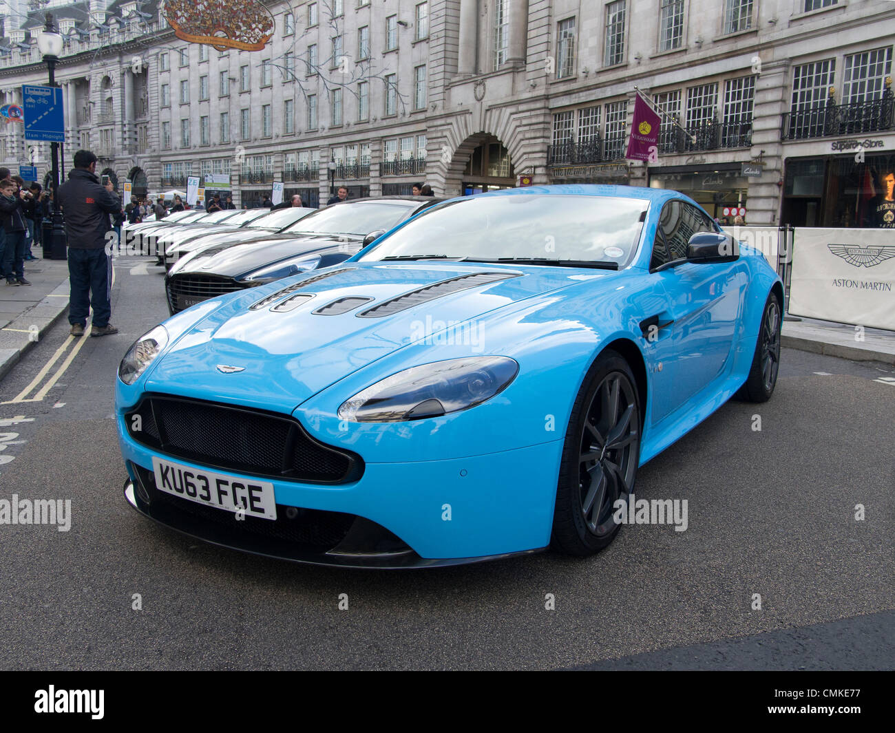 Londres, Royaume-Uni. 2 novembre 2013. Aston Martin Vantage exposée au Regents Street Motor Show de Londres UK 03/11/2013 Credit : Cabanel/Alamy Live News Banque D'Images