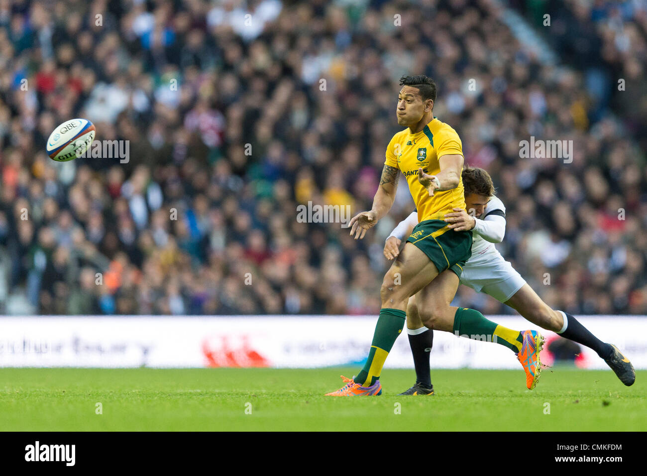 Londres, Royaume-Uni. 09Th Nov, 2013. L'Australie fullback Israel FOLAU en action au cours de l'International Rugby Union match entre l'Angleterre et l'Australie : L'action de crédit de Twickenham Plus Sport/Alamy Live News Banque D'Images