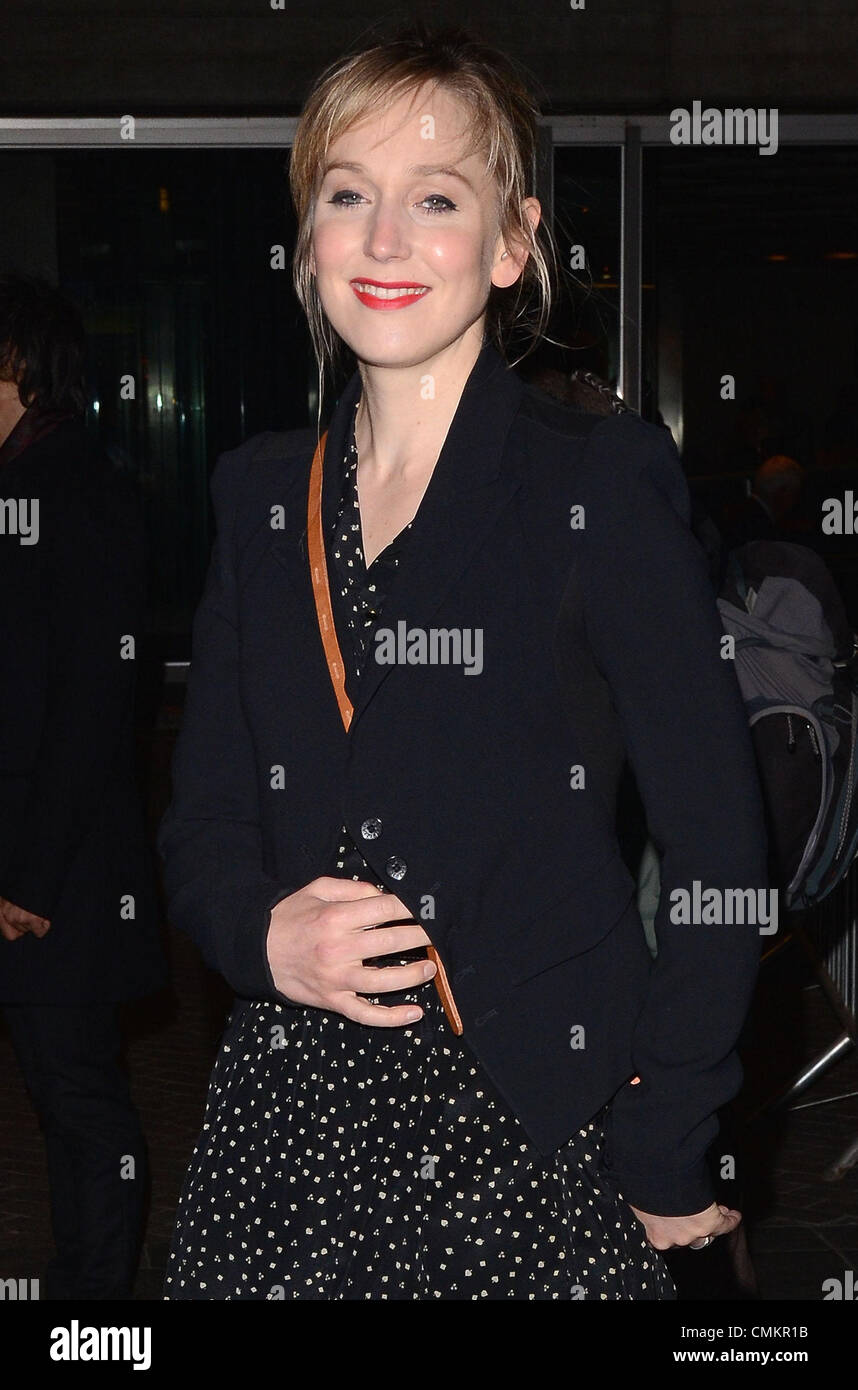 Londres, Royaume-Uni. 2 nov., 2013. Hattie Morahan au Théâtre National : 50 ans sur scène - les arrivées au Théâtre National, South Bank, Londres - 2 novembre 2013 Credit : KEITH MAYHEW/Alamy Live News Banque D'Images