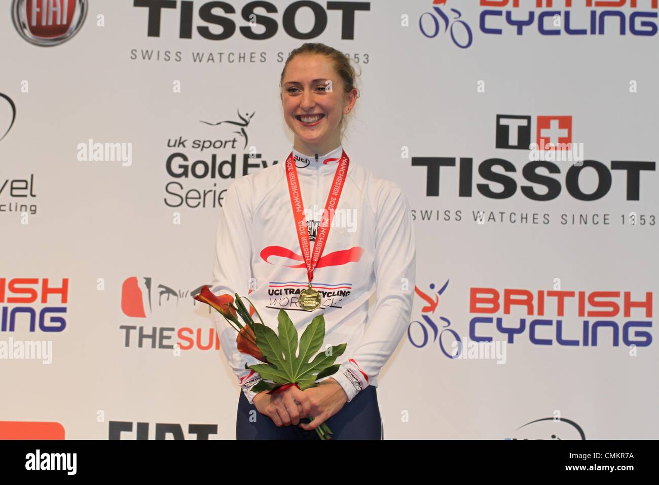 Coupe du Monde de Cyclisme sur piste, Centre National de cyclisme, Manchester, Royaume-Uni. 3 novembre 2013. Laura Trott gagne la médaille d'or de l'omnium Crédit : Neville Styles/Alamy Live News Banque D'Images