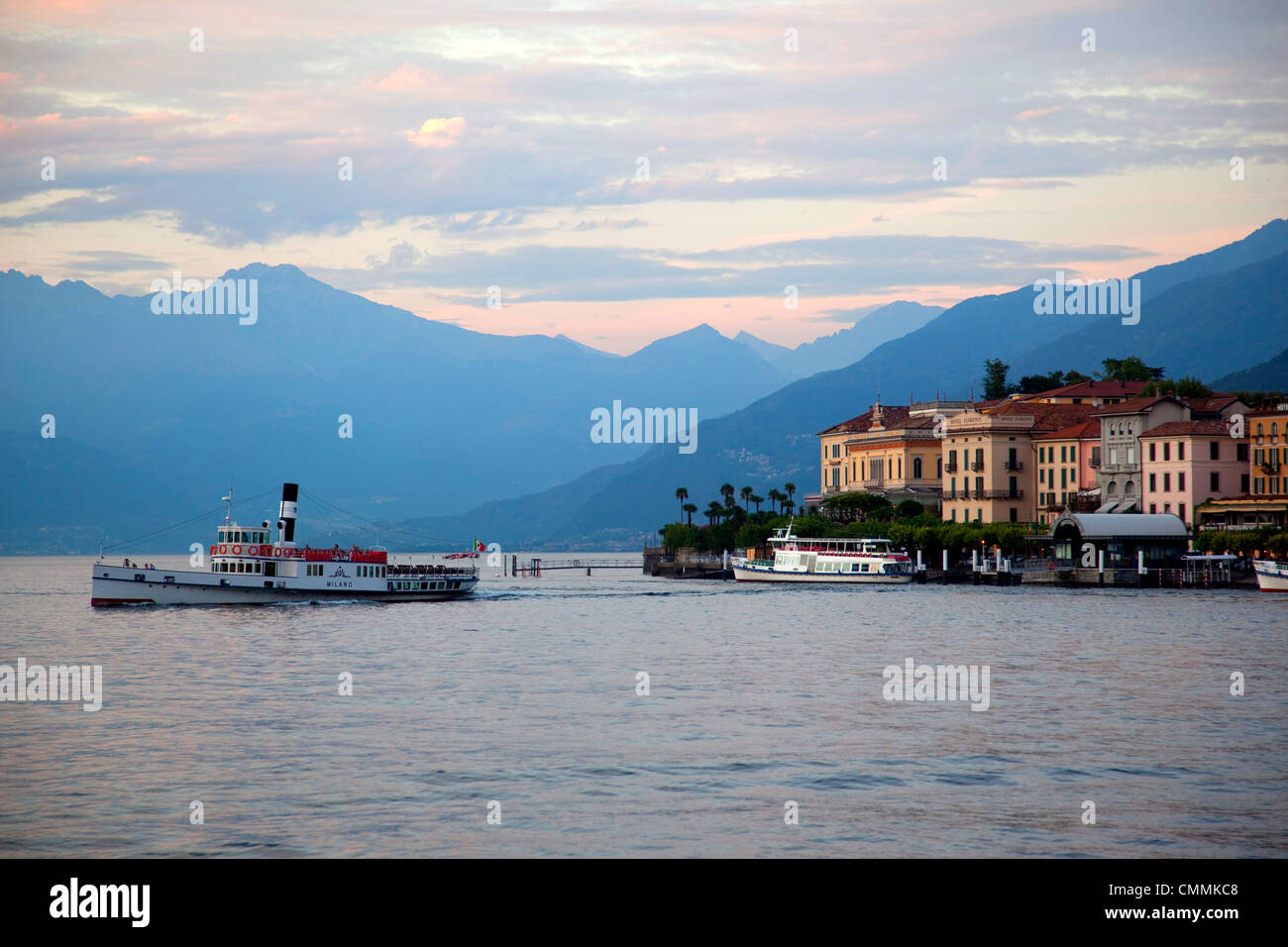 Traversier sur le lac de Côme, Bellagio, Lac de Côme, Lombardie, lacs italiens, Italie, Europe Banque D'Images Traversier sur le lac de Côme, Bellagio, Lac de Côme, Lombardie, lacs italiens, Italie, Europe Banque D'Images