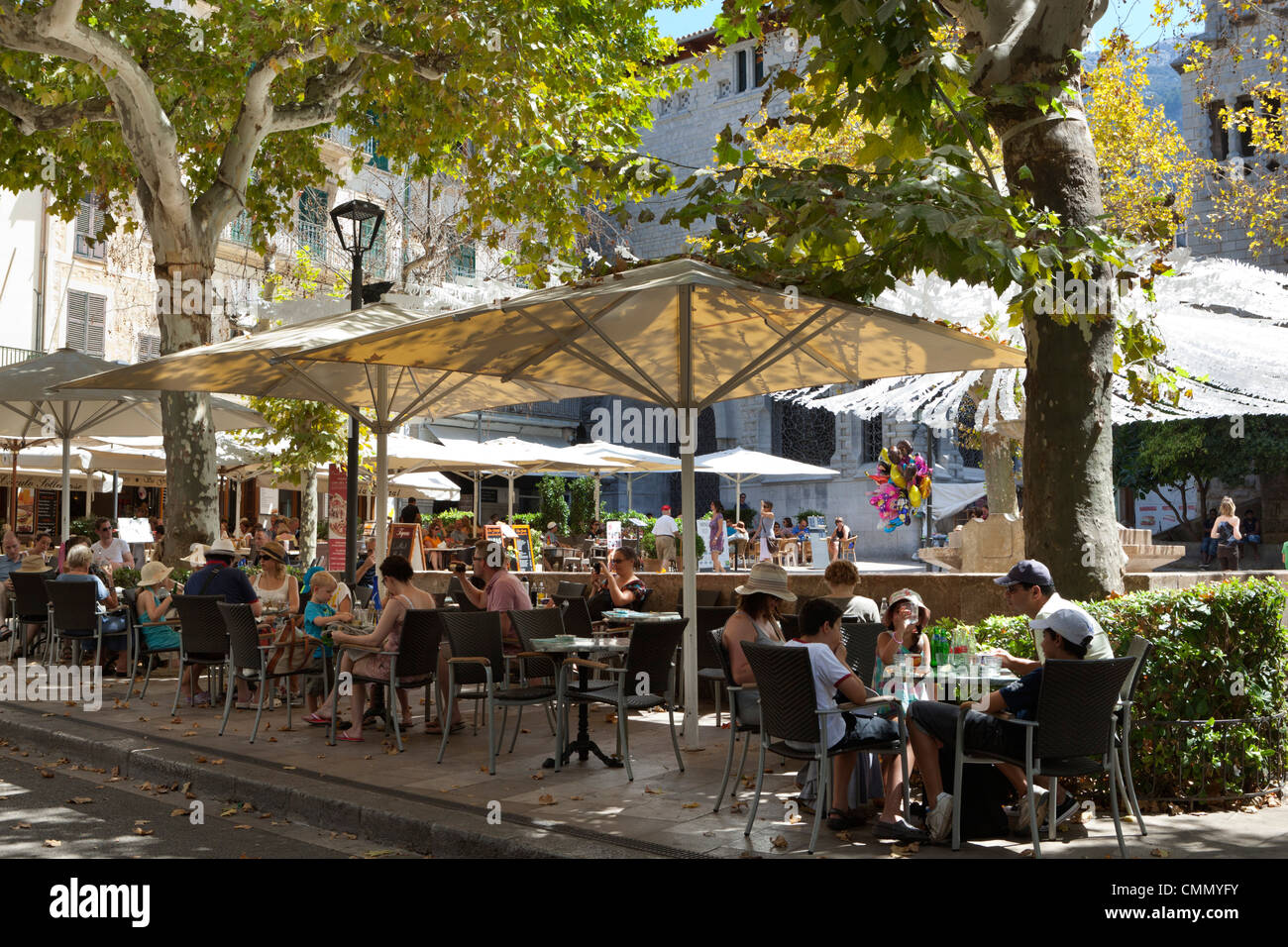 Restaurant à la Placa de la Constitució, Soller, Mallorca (Majorque), Iles Baléares, Espagne, Méditerranée, Europe Banque D'Images