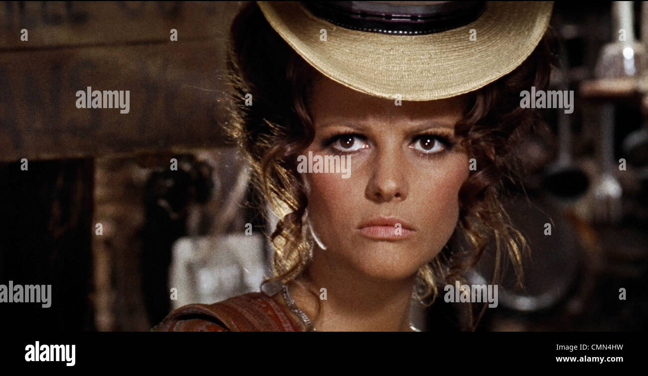 Il ÉTAIT UNE FOIS DANS L'OUEST (1969), Claudia Cardinale, Sergio Leone (DIR) 006 COLLECTION MOVIESTORE LTD Banque D'Images