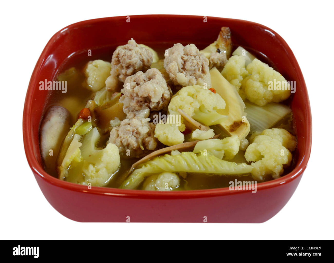 Soupe claire avec hachis de porc et de légumes Banque D'Images