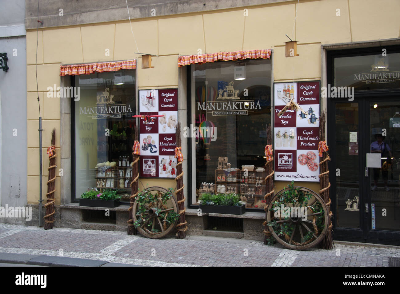 Boutique de Prague sur la rue Zelezna Banque D'Images