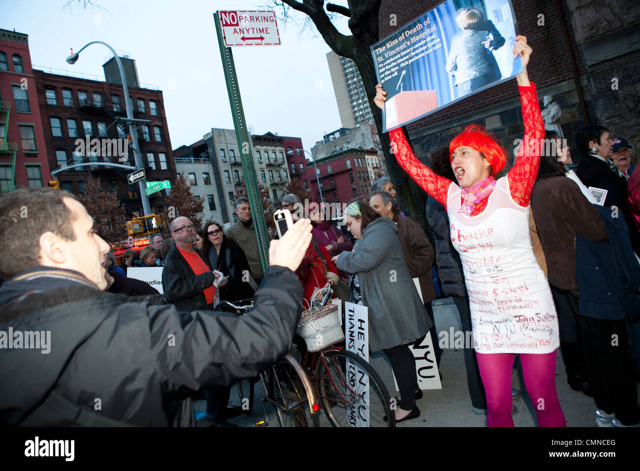 Les manifestants contre le plan d'expansion de l'université de New York, New York Banque D'Images