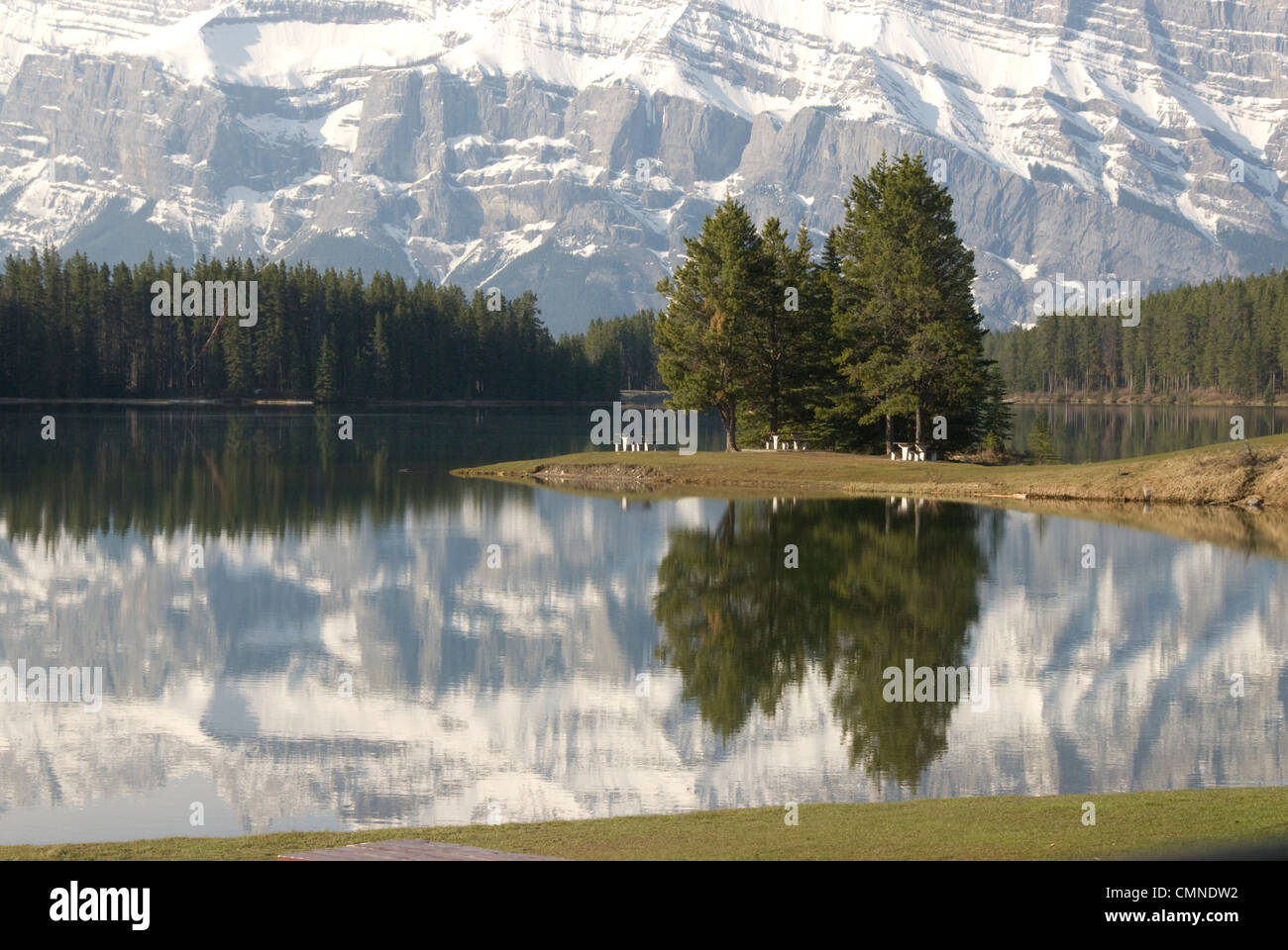 Le lac Two Jack, Banff, Alberta, Canada Banque D'Images