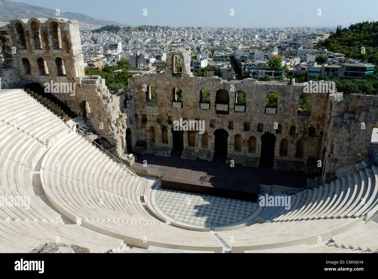 Athènes. La Grèce. Vue de l'Odeion d'Hérode Atticus, situé sur le versant sud de l'Acropole. Le théâtre était Odeion ou Banque D'Images