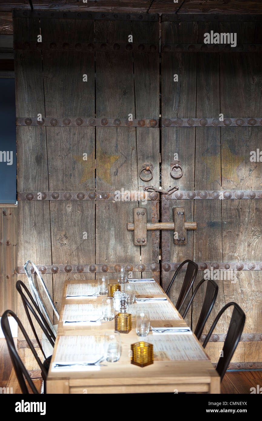 Nourriture, boisson, chambres et sincère hospitalité droit sur les pistes : Hovden Alpine Lodge à Farsund, Norvège, Setesdal, Banque D'Images