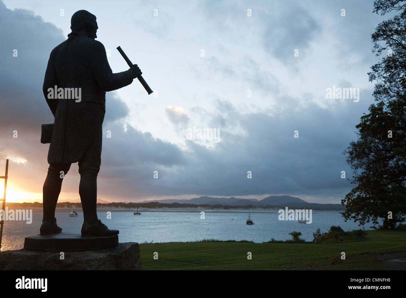 Statue du capitaine James Cook, qui a débarqué son navire "s'efforcer" près de nos jours Cooktown en 1770. Cooktown, Queensland, Australie Banque D'Images