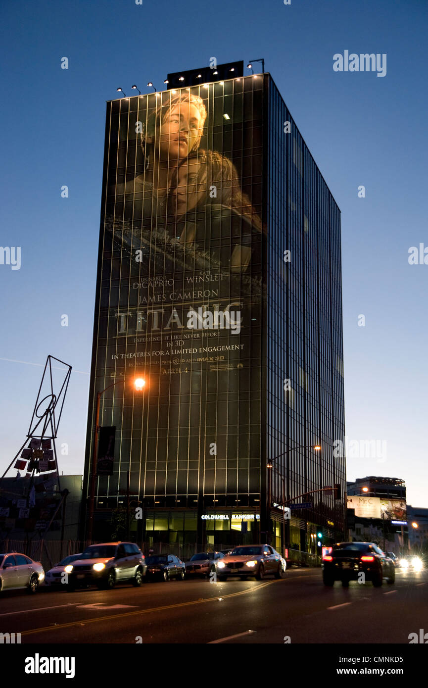 Enseigne publicitaire géant sur le Sunset Strip pour la réédition du film Titanic en 3D. Banque D'Images