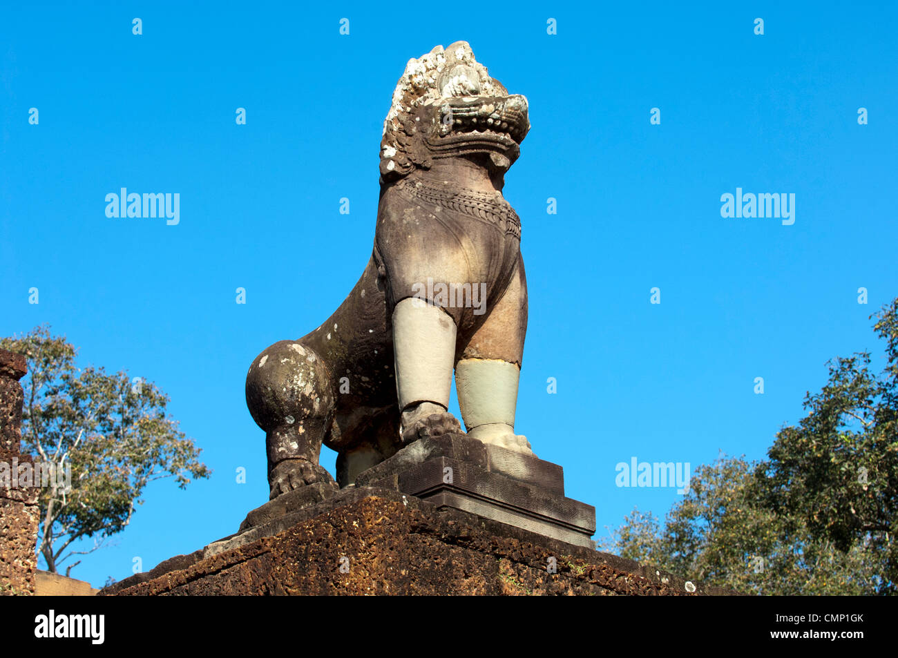 Sculpture d'un lion en tant que tuteur sur la terrasse des éléphants, Angkor Thom, Angkor, Siem Reap, Cambodge Banque D'Images