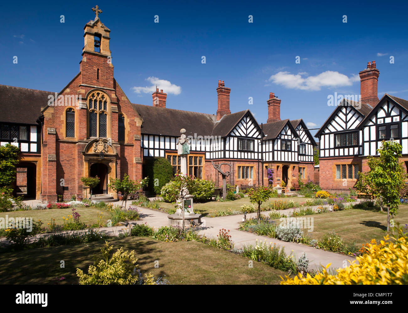 Royaume-uni, Angleterre, Worcestershire, Worcester, Union Street, Laslett's hospices, des maquettes des bâtiments de style édouardien Tudor Banque D'Images