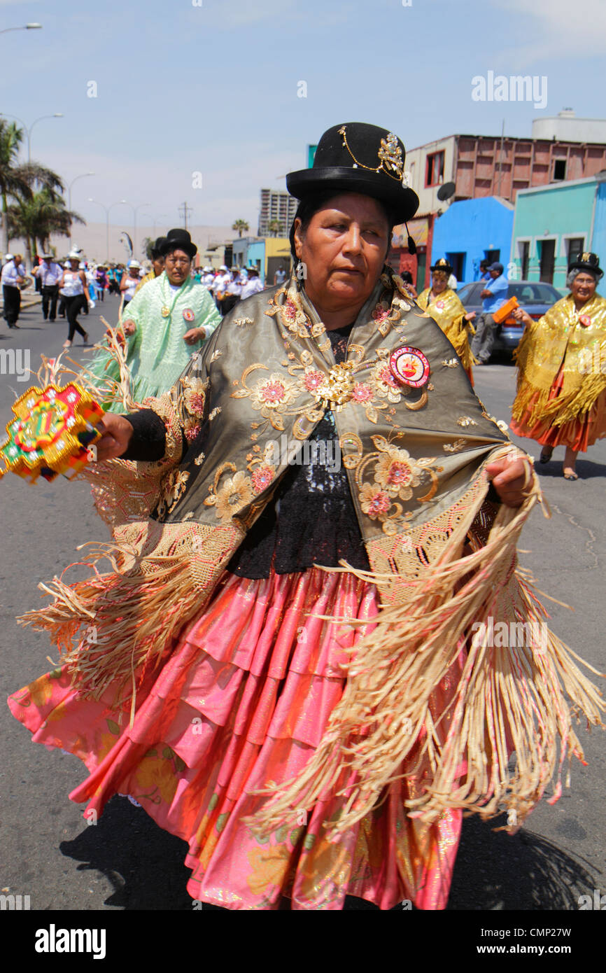 Arica Chile,Avenida Pedro Montt,Carnaval Andino,carnaval andin,parade,répétition,indigène,patrimoine Aymara,folklore,célébration,danse traditionnelle,tro Banque D'Images