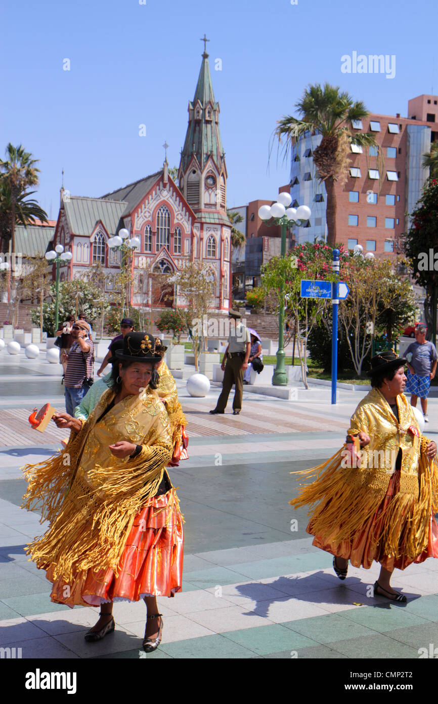 Arica Chile,Plaza Colon,Carnaval Andino,carnaval andin,parade,indigène,patrimoine Aymara,folklore danse traditionnelle,troupe,femme hispanique wome Banque D'Images