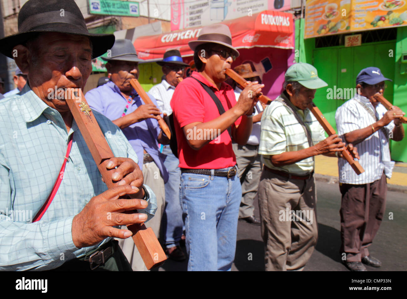 Arica Chile,Avenida Arturo Prat,Carnaval Andino,carnaval andin,parade,indigène,patrimoine Aymara,folklore troupe de musique traditionnelle,groupe,musicien,musi Banque D'Images
