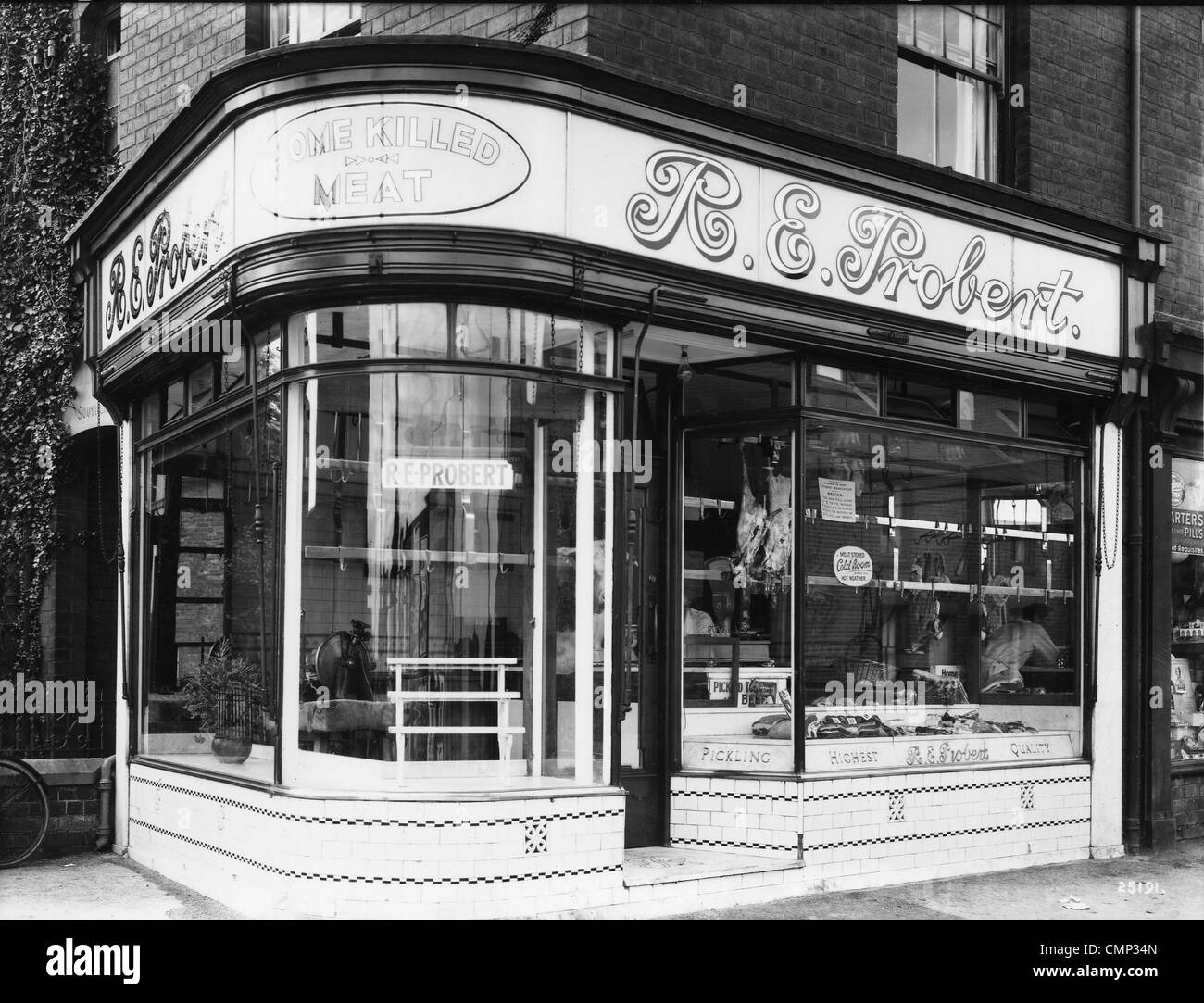 R E Probert, boucher, Dudley Road, Wolverhampton, milieu du 20ème 100. Boutiques, des bouchers, des photographies Banque D'Images