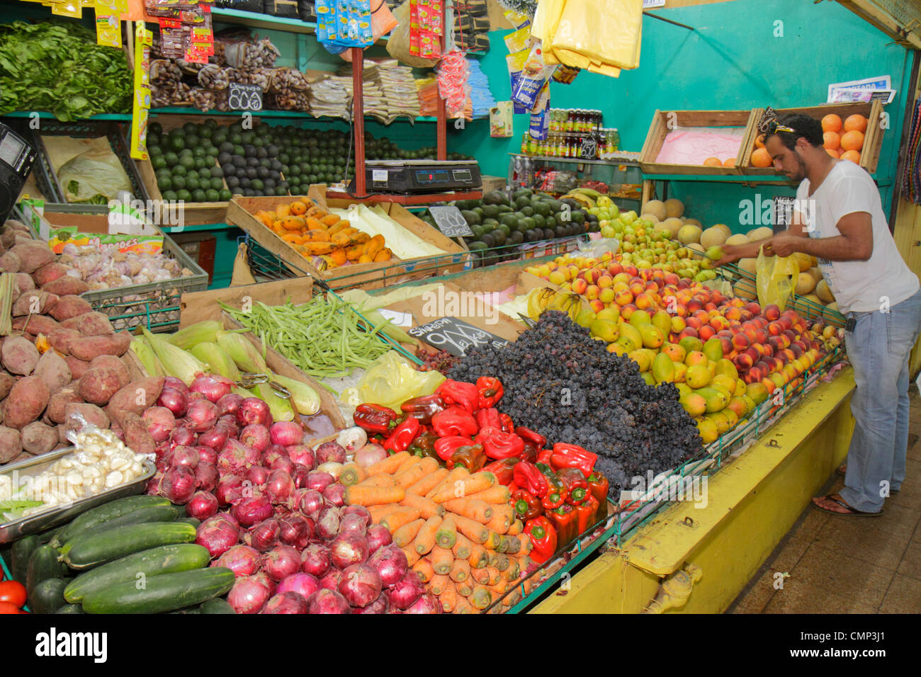 Arica Chile,Mercado Colon,marché des produits, shopping shopper shoppers magasins marchés marché achat vente, magasin de détail magasins affaires Banque D'Images