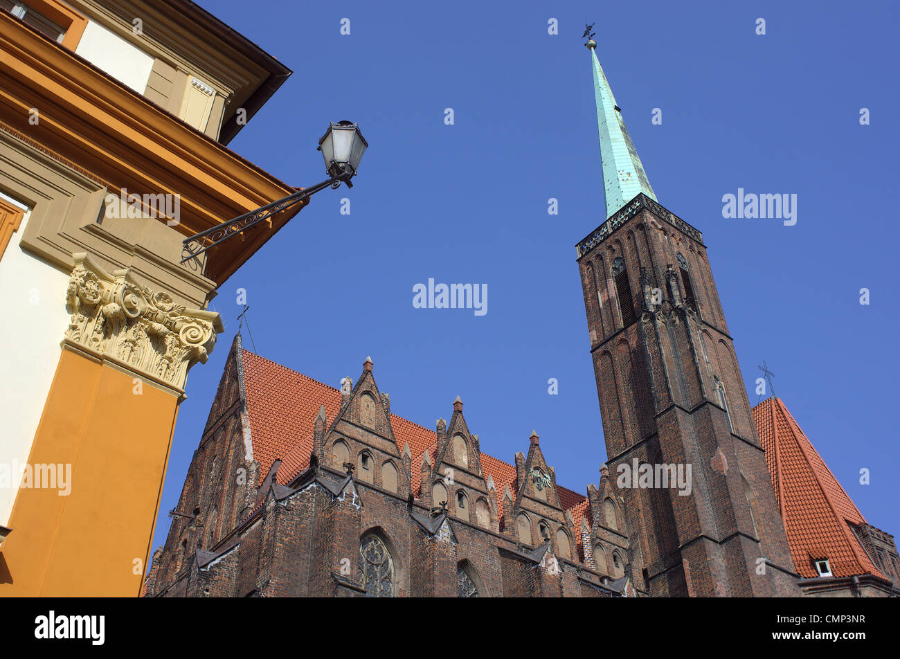 L'église gothique Sainte Croix Ostrow Tumski Wroclaw Pologne Banque D'Images