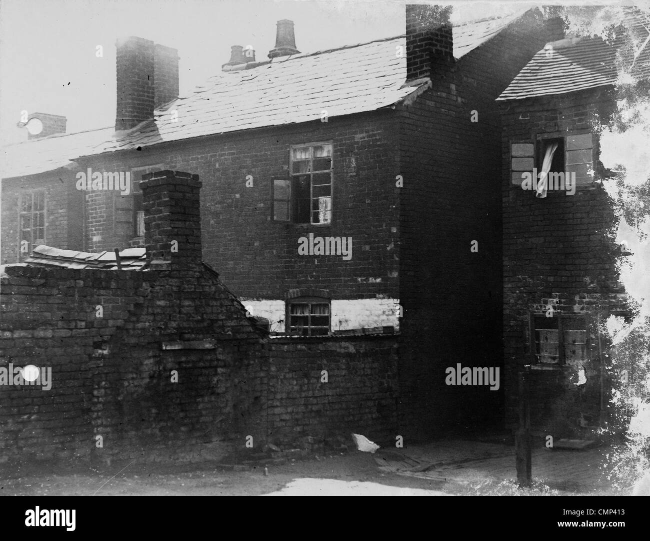 Bridge Street, au début du xxe, Bilston 100. Vue d'une cour arrière dans Bridge Street. Le logement, les rues, les photos Banque D'Images