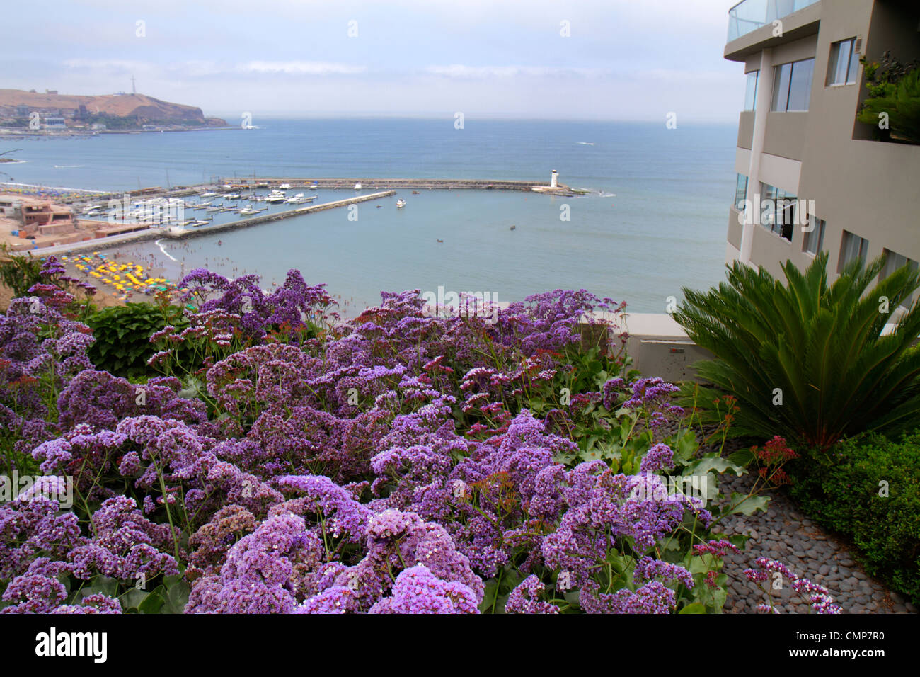 Lima Peru,Barranco District,Malecon,Playa los Yuyos,Océan Pacifique,eau,côte,Lima Marina Club,bord de mer,vue,phare,marina,bâtiment,aménagement paysager, Banque D'Images