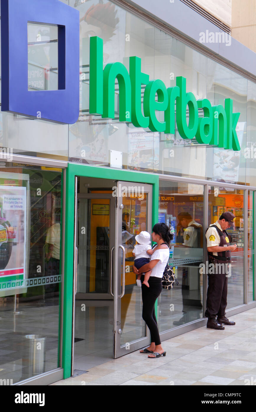 Lima Pérou, Real Plaza, Interbank, banque, banque, institution financière, porte, signe, logo, logo, hispanique Latin Latino Hispanics Latins Latinos, adulte Banque D'Images