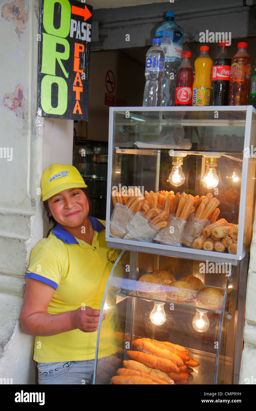 Lima Peru,Jiron de la Union,kiosque,magasin de porte,vendeurs,stalles stands marché achat vente,churo,beignet espagnol,pâte frit,pâtisserie,HISP Banque D'Images