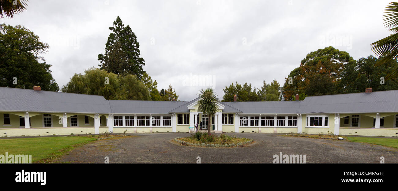 L'hôpital Queen Mary, Hanmer Springs, l'île du Sud, centre de référence pour le traitement de la toxicomanie, fermée en 2003. Banque D'Images