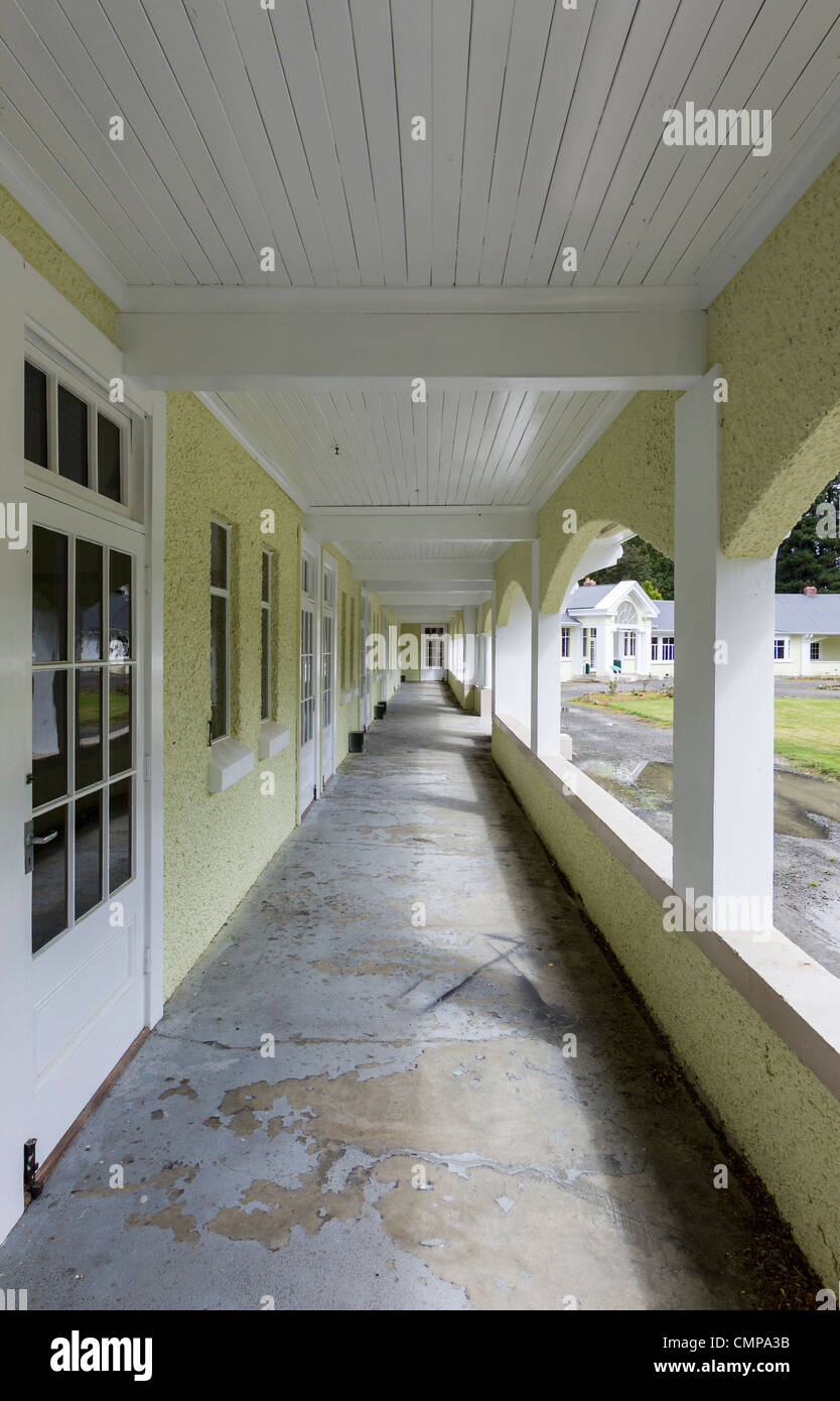 L'hôpital Queen Mary, Hanmer Springs, l'île du Sud, centre de référence pour le traitement de la toxicomanie, fermée en 2003. Banque D'Images