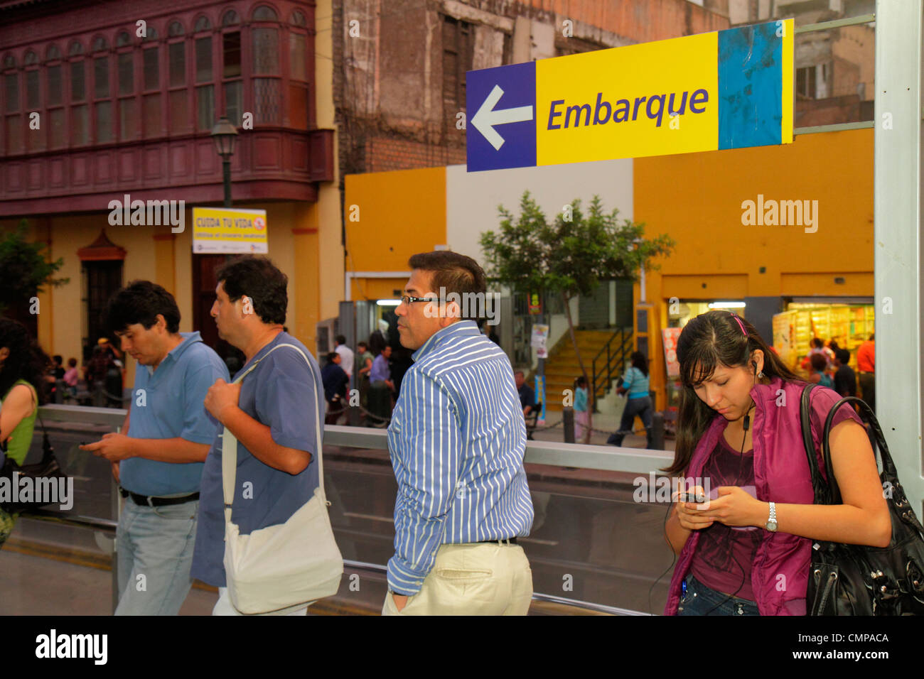 Lima Pérou, Avenida Emancipacion, Estacion Jiron de la Union, gare, ligne de bus Metropolitano, hispanique Latin Latino Hispaniques Latins Latinos, ad Banque D'Images